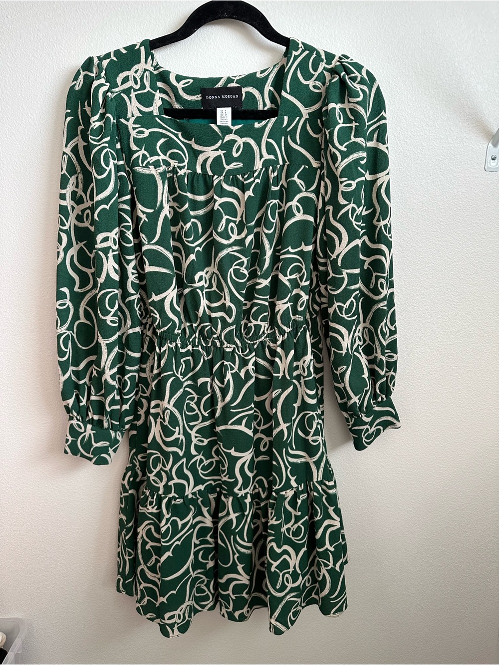 Donna Morgan Green & Cream Abstract-Print Long Sleeve Dress
